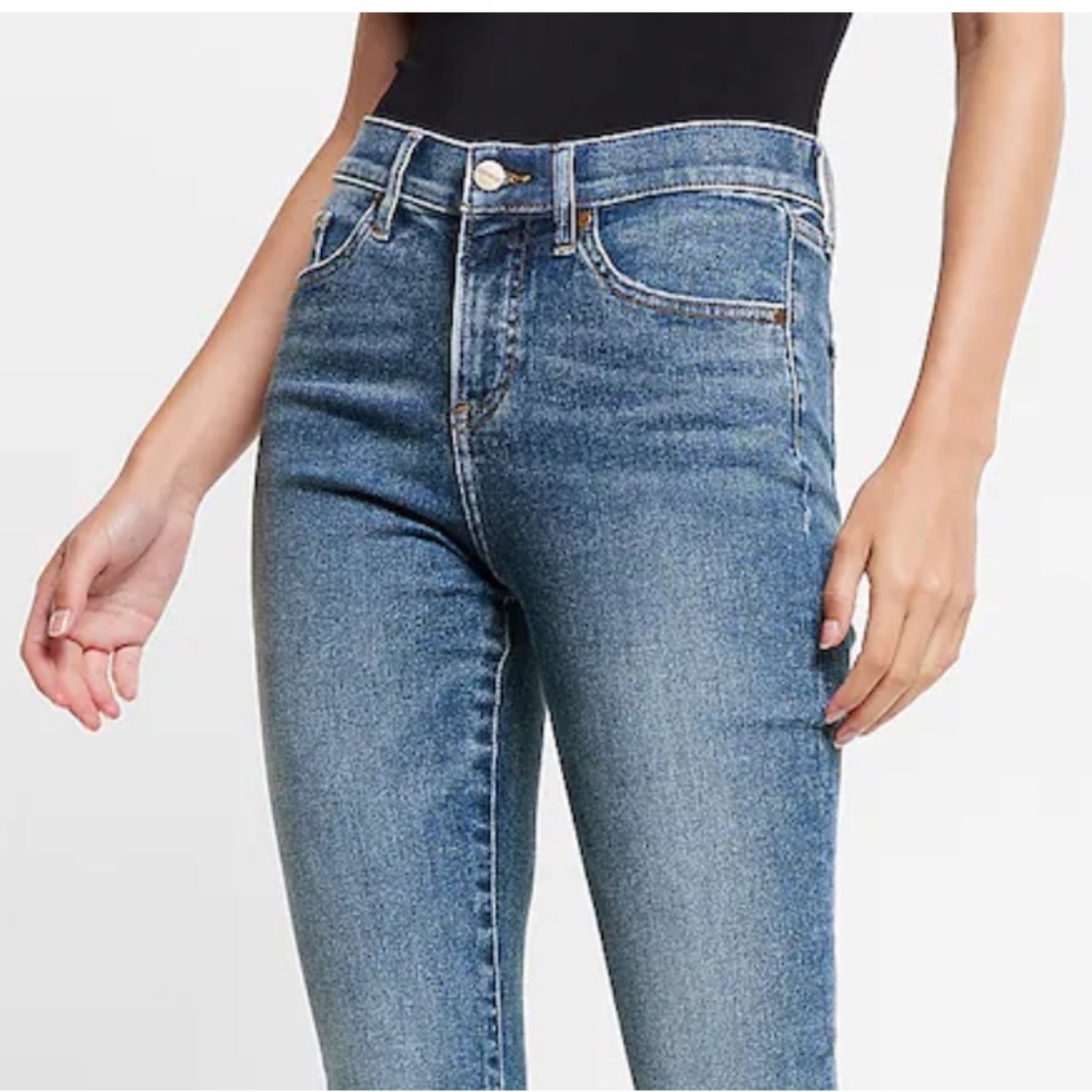 Express Mid Rise Medium Wash Skyscraper Jeans - Picture 8 of 14